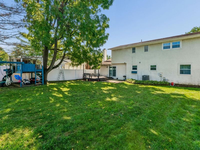 6910 Roundelay Road N, Reynoldsburg, OH 43068 Photo 4