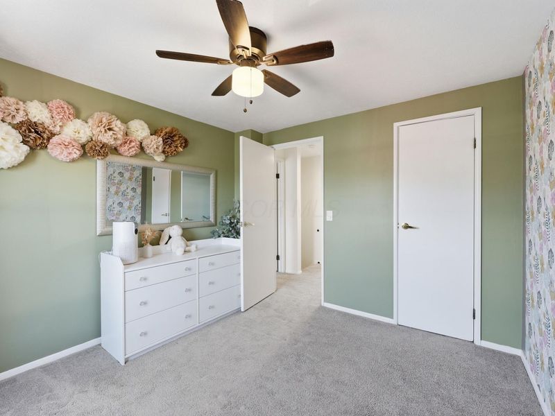 5753 Hallridge Circle, Columbus, OH 43232 Photo 21