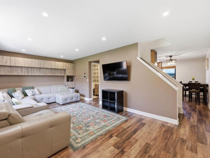 5753 Hallridge Circle, Columbus, OH 43232 Photo 5