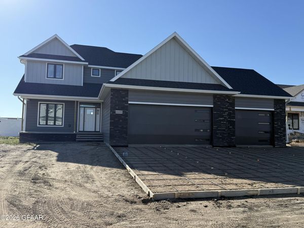 6600 RIGGS Road , Grand Forks, ND 58201