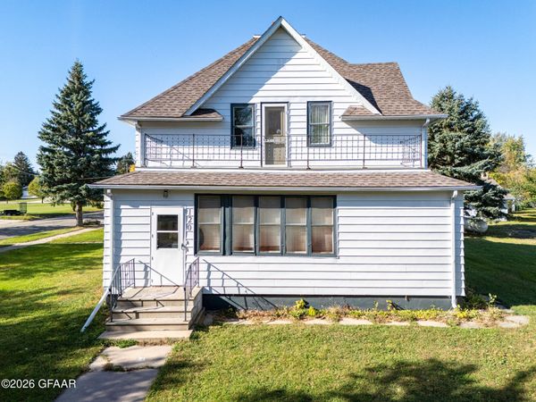 120 7TH Street , Hatton, ND 58240