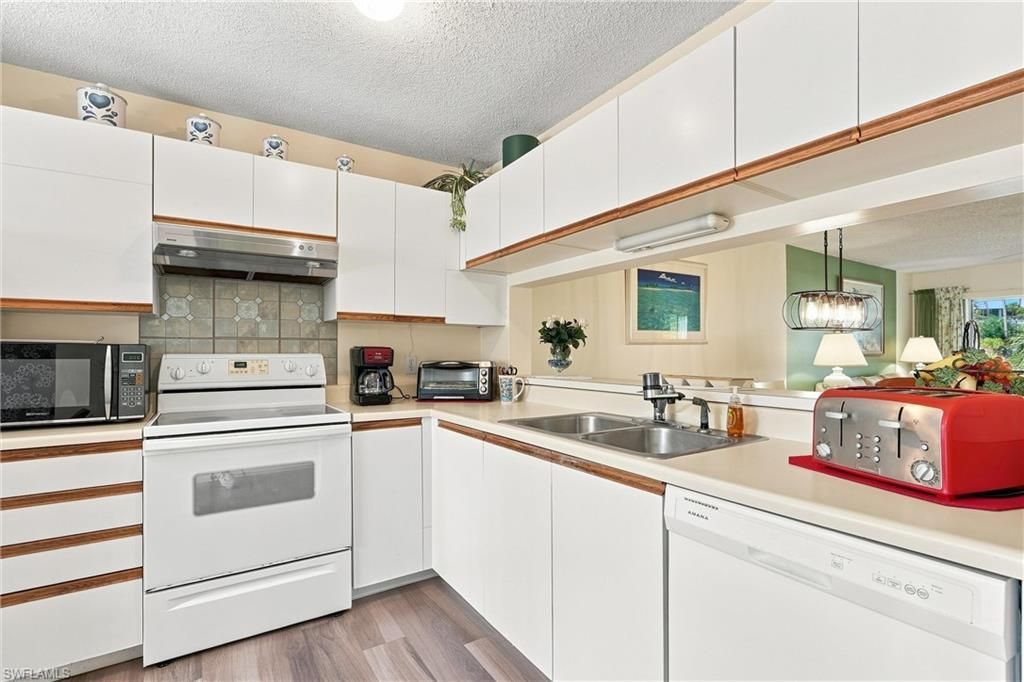 3062 Sandpiper Bay Cir, Unit K104, Naples, FL 34112 Photo
