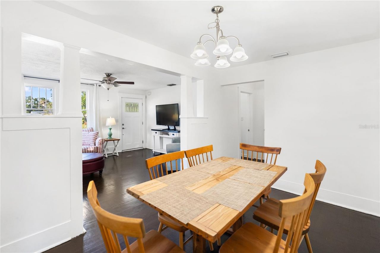 2530 Loma Linda Street , Sarasota, FL 34239 Photo