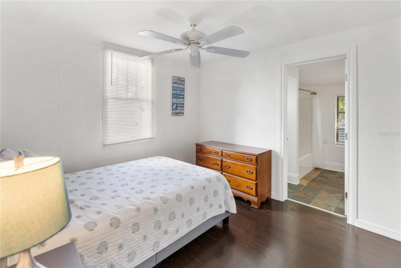 2530 Loma Linda Street , Sarasota, FL 34239 Photo