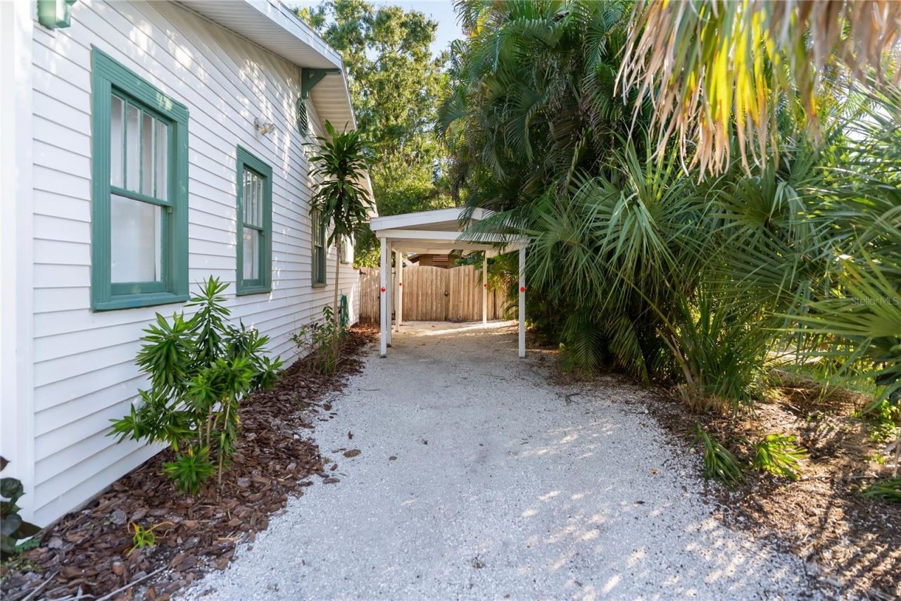 2530 Loma Linda Street , Sarasota, FL 34239 Photo