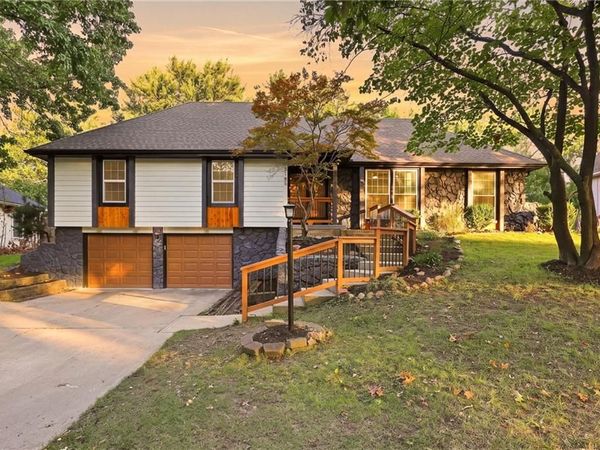 8143 NW Beaman Drive, Kansas City, MO 64151