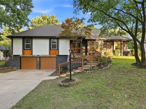 8143 NW Beaman Drive, Kansas City, MO 64151