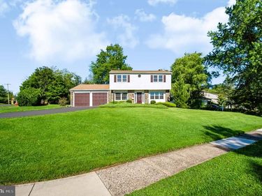 2201 SHETLAND DRIVE, WARRINGTON, PA 18976