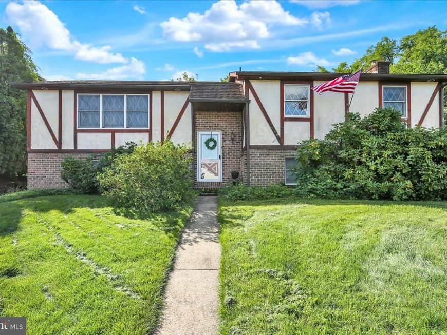 716 Tamarack Trail, Reading, PA 19607 Main Photo
