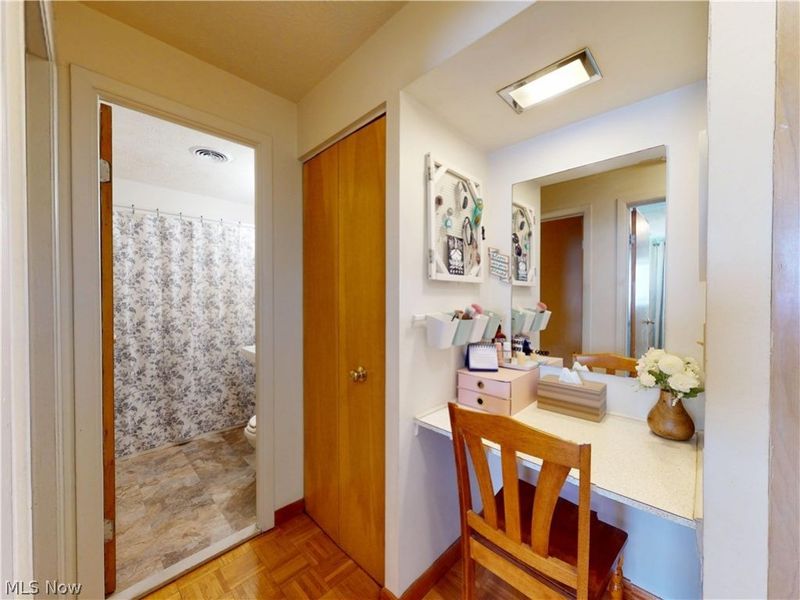 1390 Golden Gate Boulevard, Unit E204, Mayfield Heights, OH 44124 Photo 15