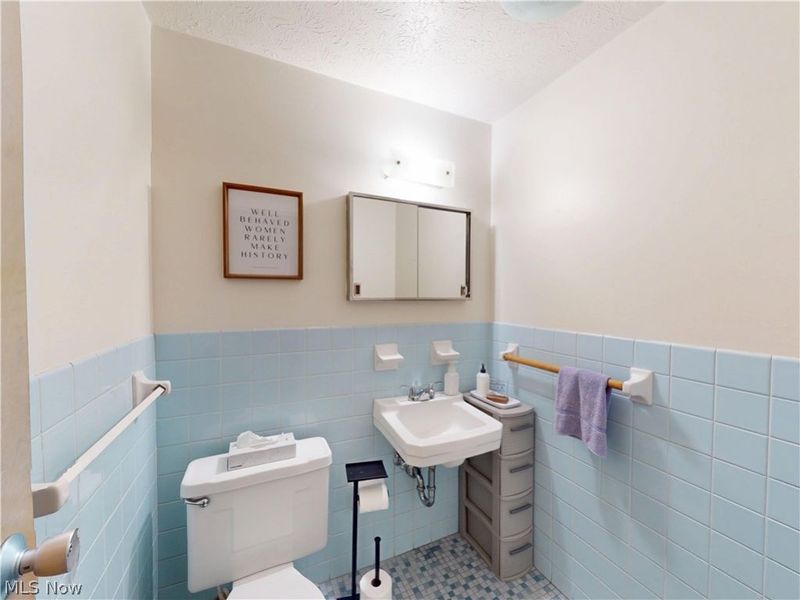 1390 Golden Gate Boulevard, Unit E204, Mayfield Heights, OH 44124 Photo 20