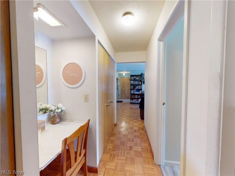 1390 Golden Gate Boulevard, Unit E204, Mayfield Heights, OH 44124 Photo 21