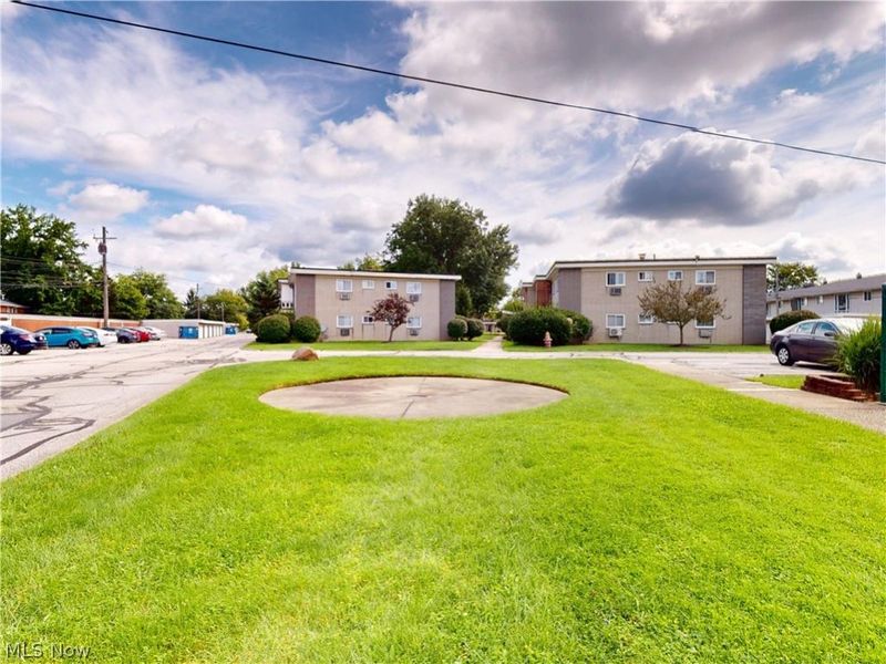 1390 Golden Gate Boulevard, Unit E204, Mayfield Heights, OH 44124 Photo 33