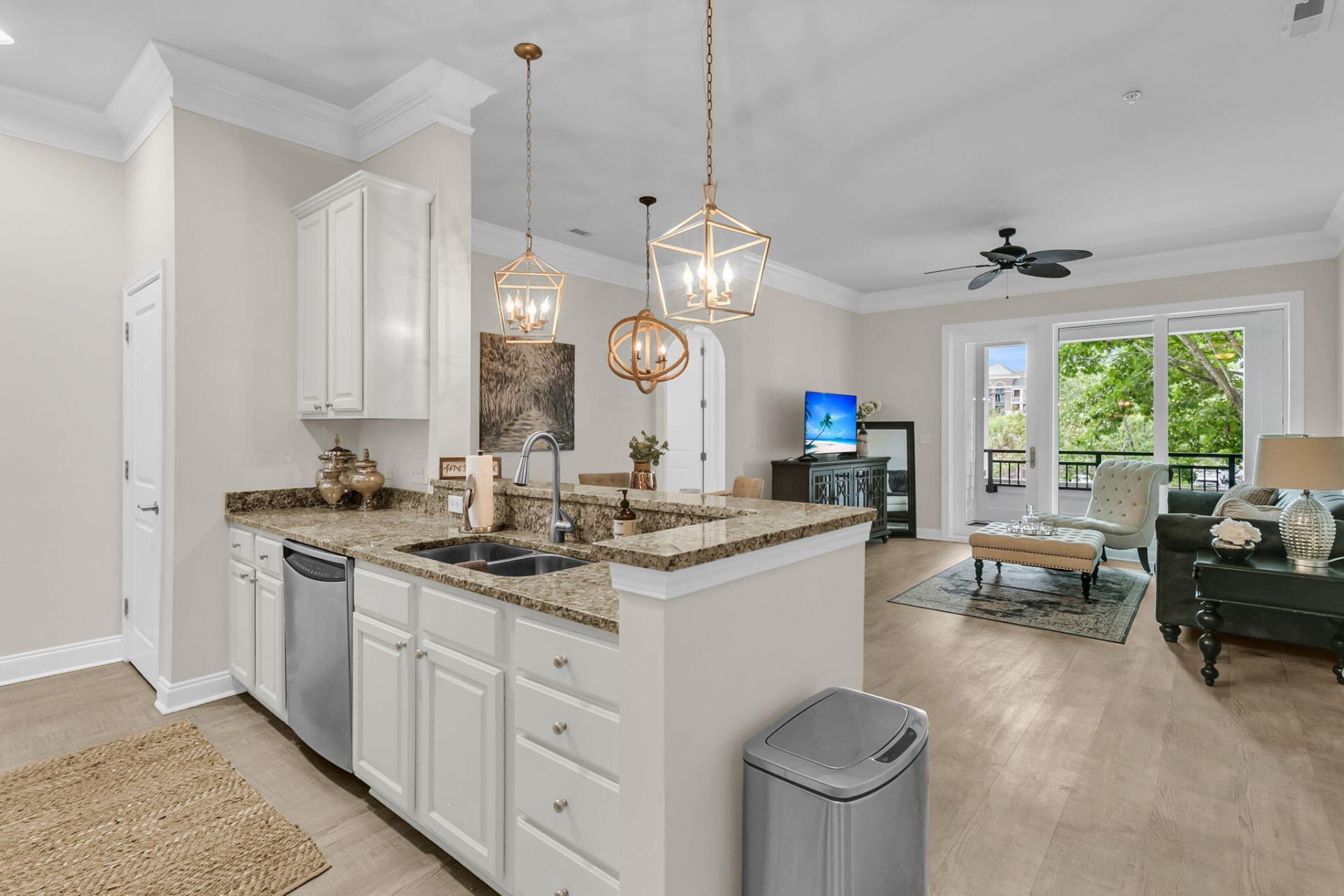 200 River Landing Drive Photo 5