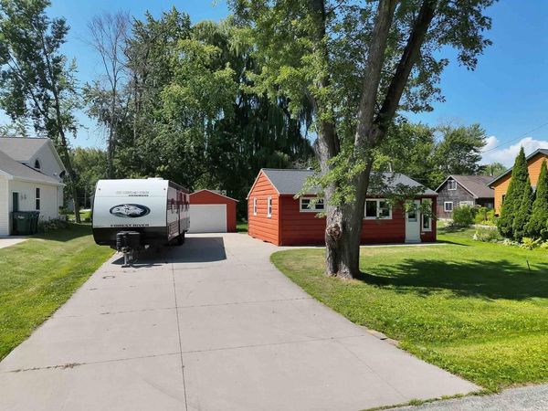 3933 LLOYD STREET, Green Bay, WI 54311