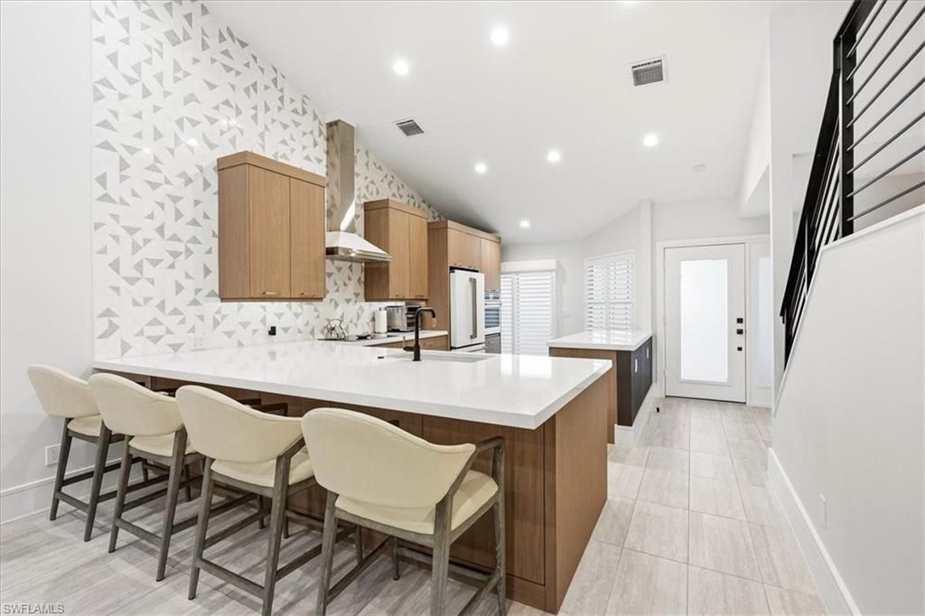 1738 San Bernadino Way, Unit M204, Naples, FL 34109 Photo