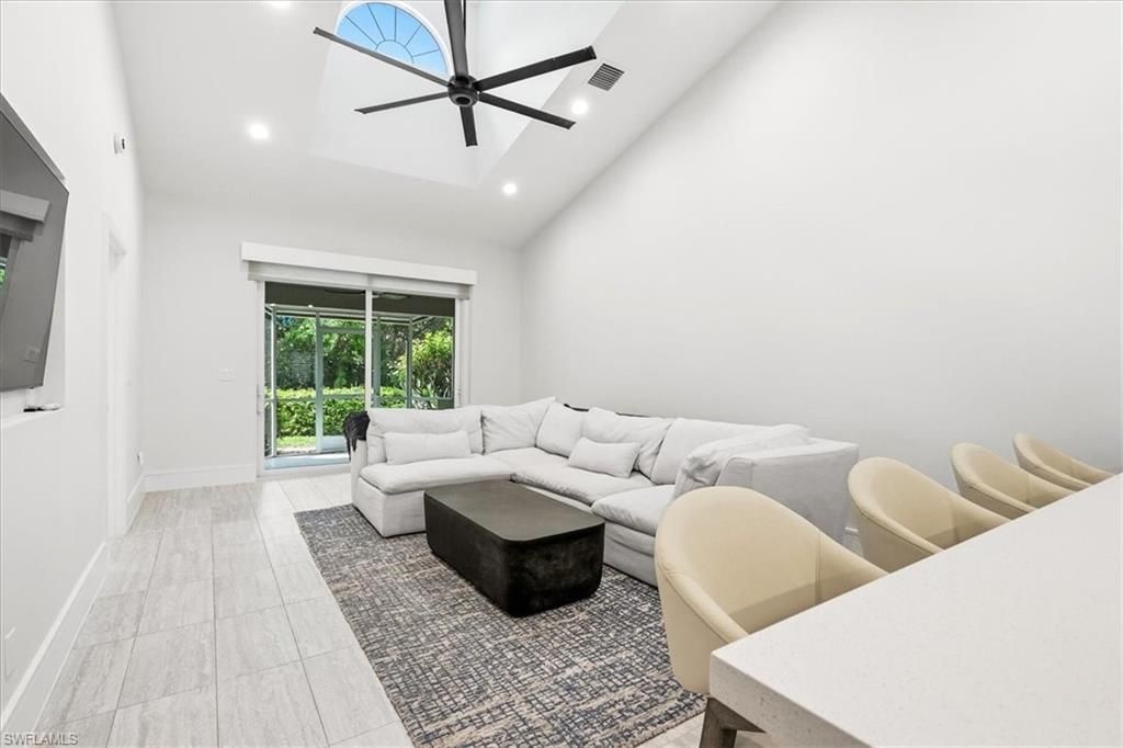 1738 San Bernadino Way, Unit M204, Naples, FL 34109 Photo