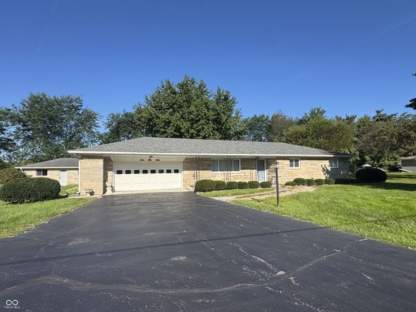 1865 Cicero Road , Noblesville, IN 46060
