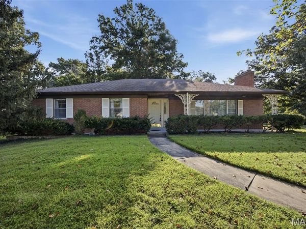 1400 Christine Avenue, Des Peres, MO 63131