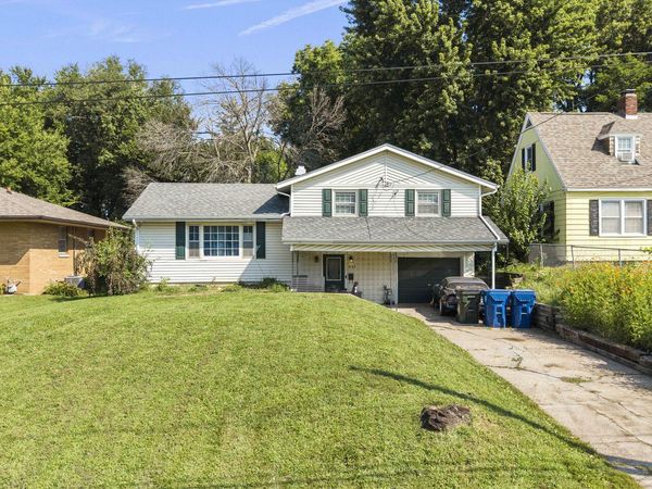 654 E 32nd Street, Davenport, IA 52803
