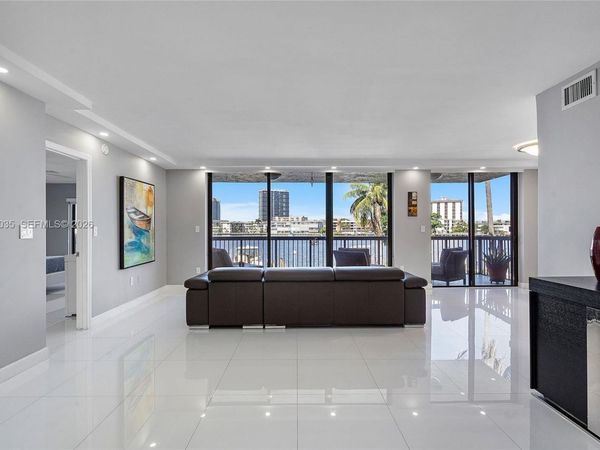 200 Golden Isles Dr , Unit 206, Hallandale Beach, FL 33009