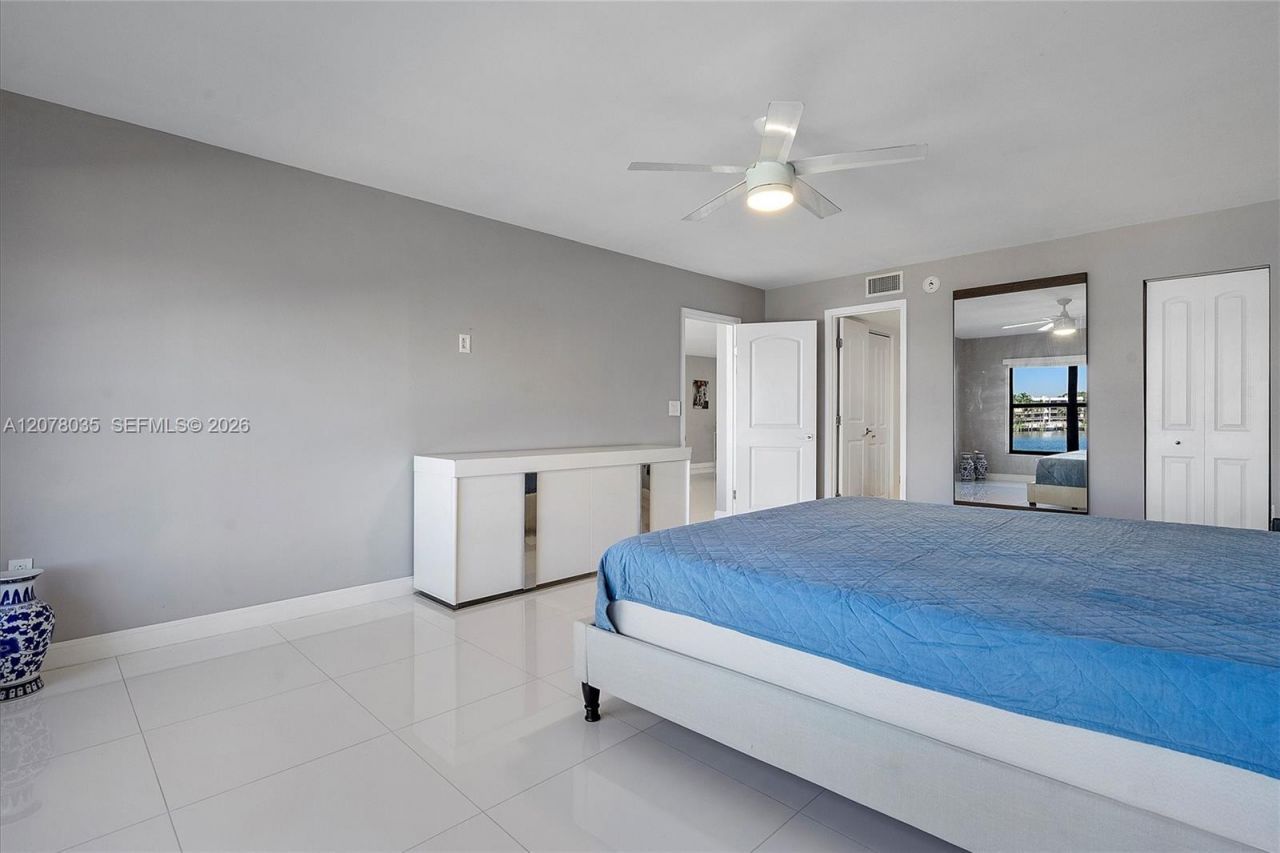 200 Golden Isles Dr, Unit 206, Hallandale Beach, FL 33009 Photo
