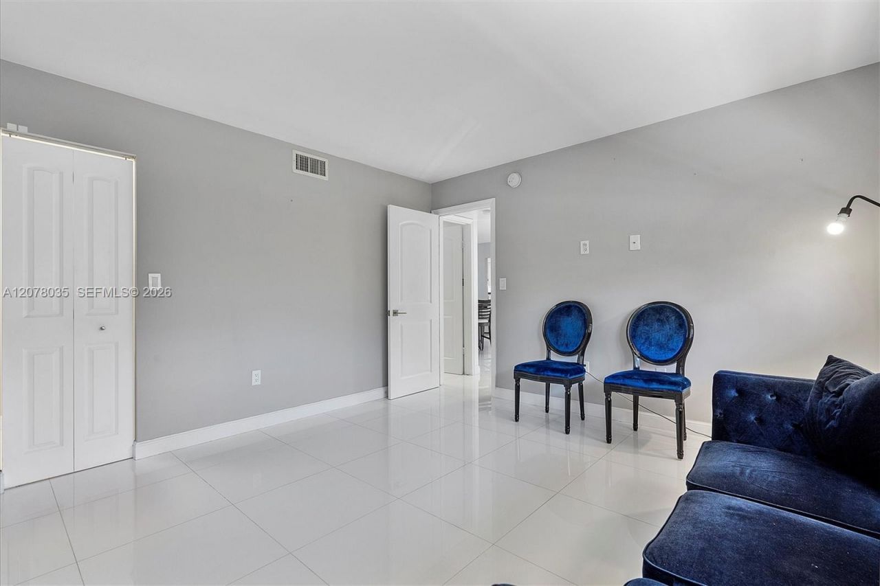 200 Golden Isles Dr, Unit 206, Hallandale Beach, FL 33009 Photo