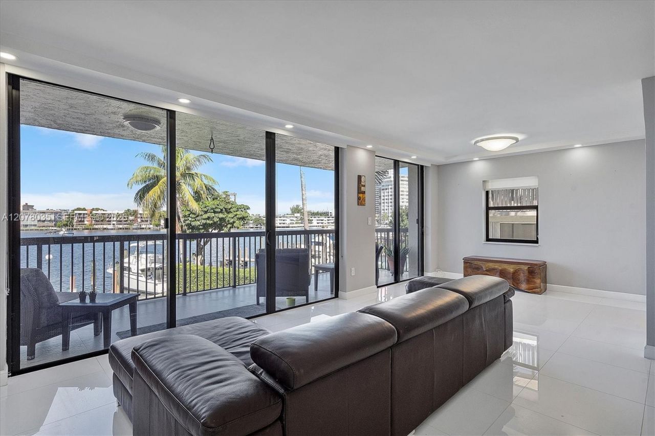 200 Golden Isles Dr, Unit 206, Hallandale Beach, FL 33009 Photo