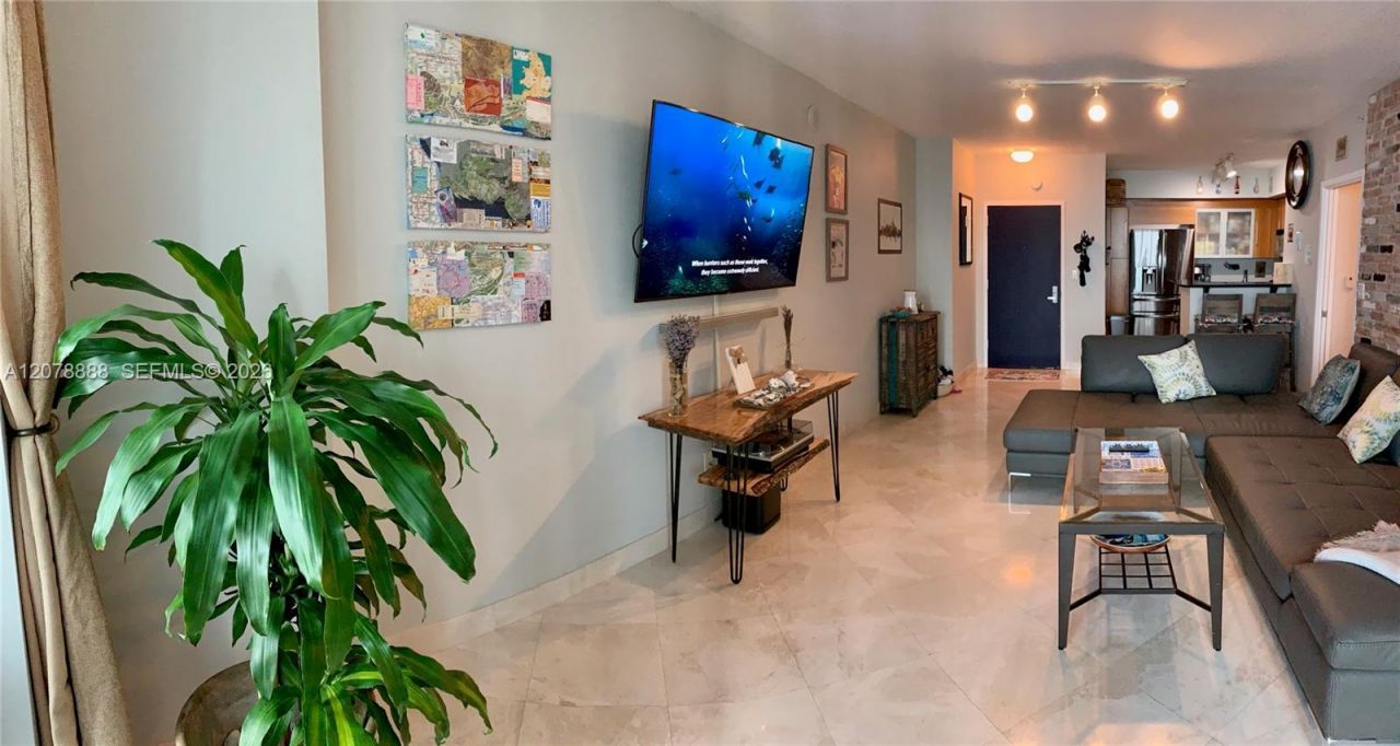 325 S Biscayne Blvd , Unit 2714, Miami, FL 33131 Photo