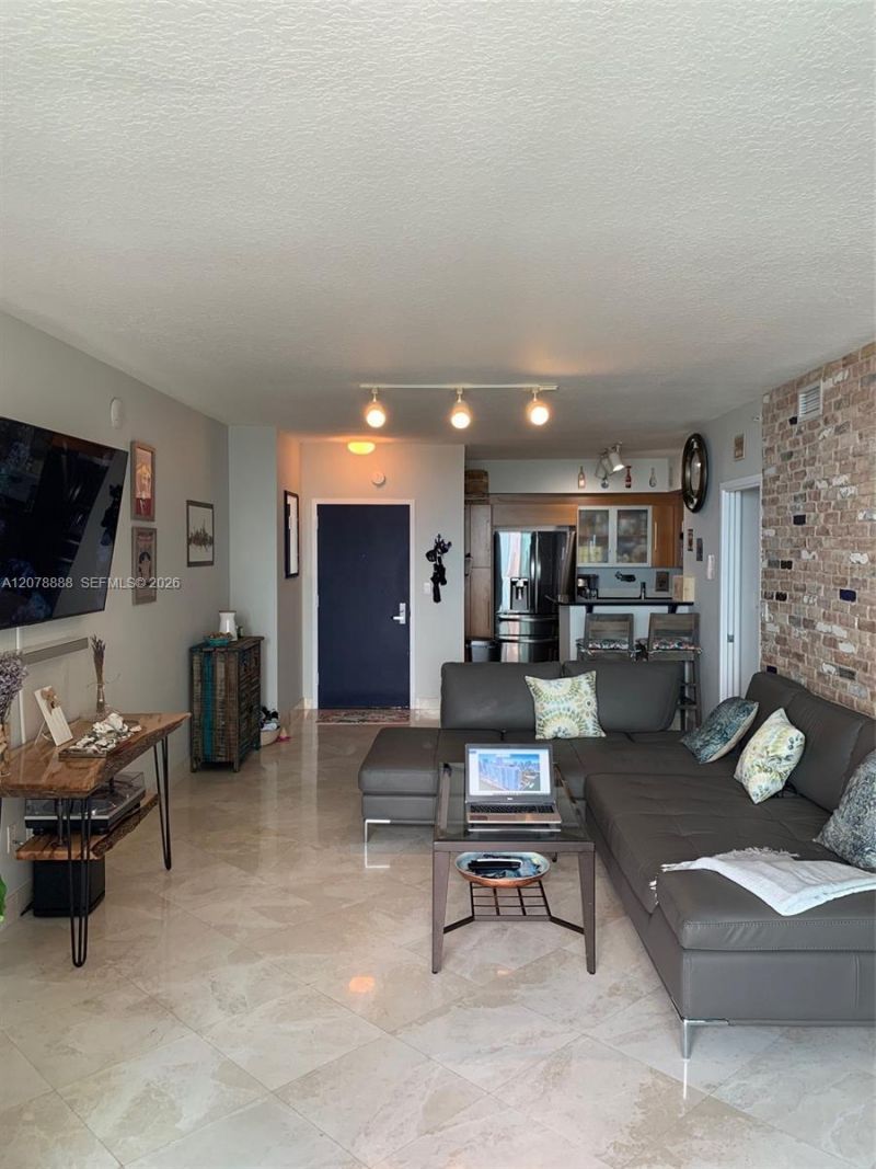 325 S Biscayne Blvd , Unit 2714, Miami, FL 33131 Photo