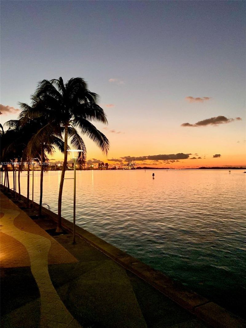 325 S Biscayne Blvd , Unit 2714, Miami, FL 33131 Photo