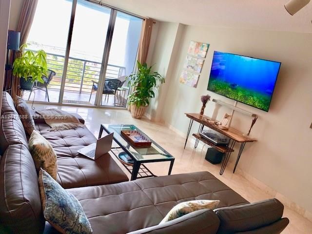 325 S Biscayne Blvd , Unit 2714, Miami, FL 33131 Photo