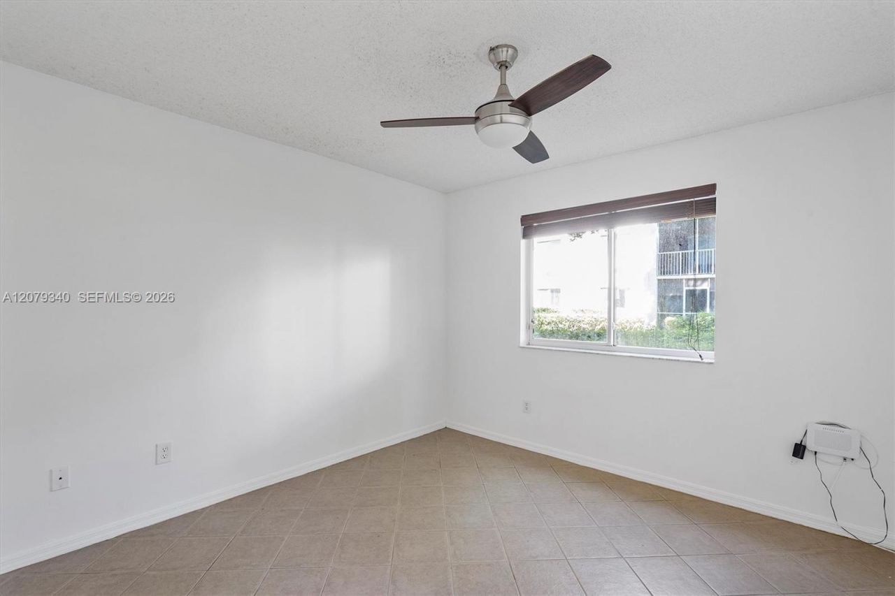 450 S Park Rd , Unit 5-105, Hollywood, FL 33021 Photo