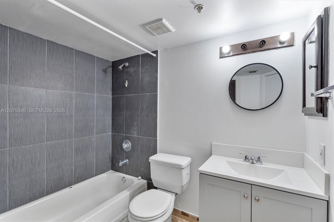450 S Park Rd , Unit 5-105, Hollywood, FL 33021 Photo