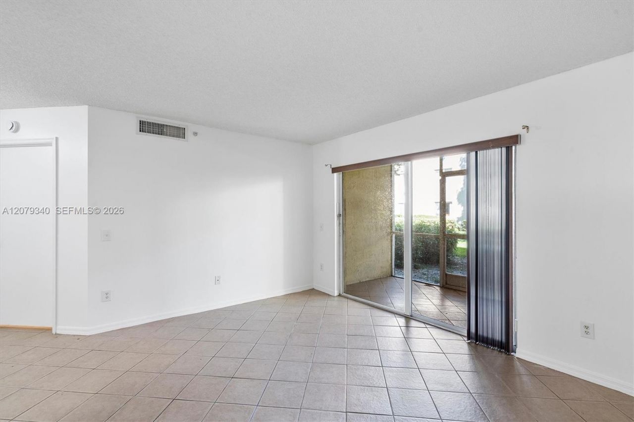 450 S Park Rd , Unit 5-105, Hollywood, FL 33021 Photo