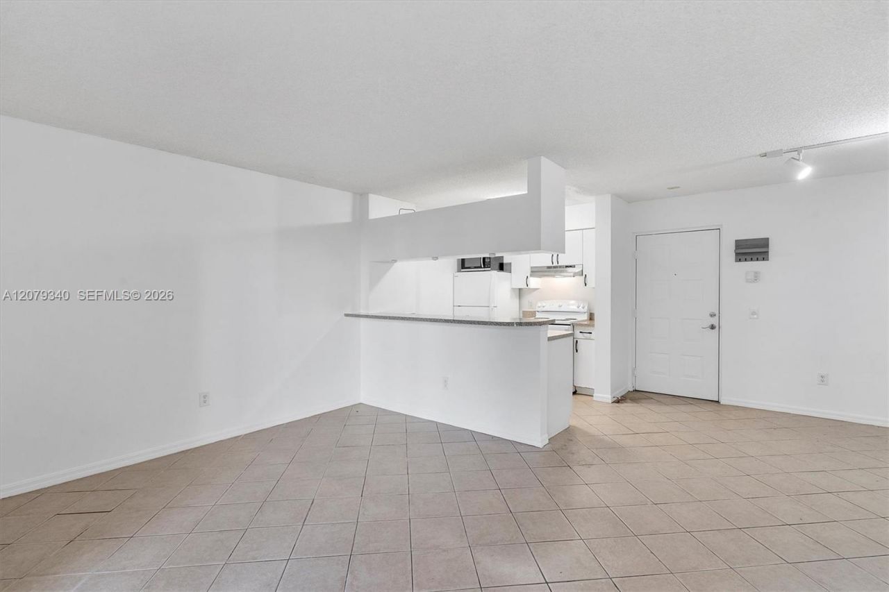 450 S Park Rd , Unit 5-105, Hollywood, FL 33021 Photo