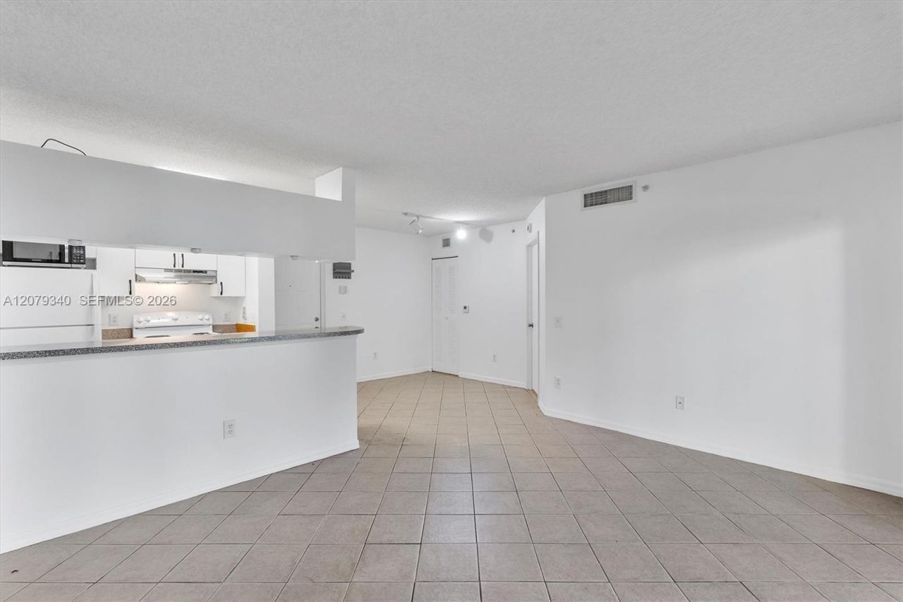 450 S Park Rd , Unit 5-105, Hollywood, FL 33021 Photo