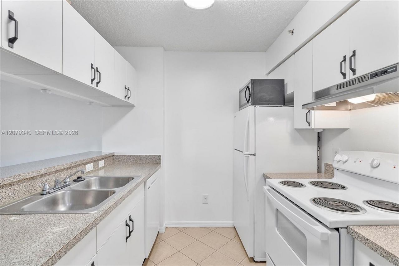 450 S Park Rd , Unit 5-105, Hollywood, FL 33021 Photo
