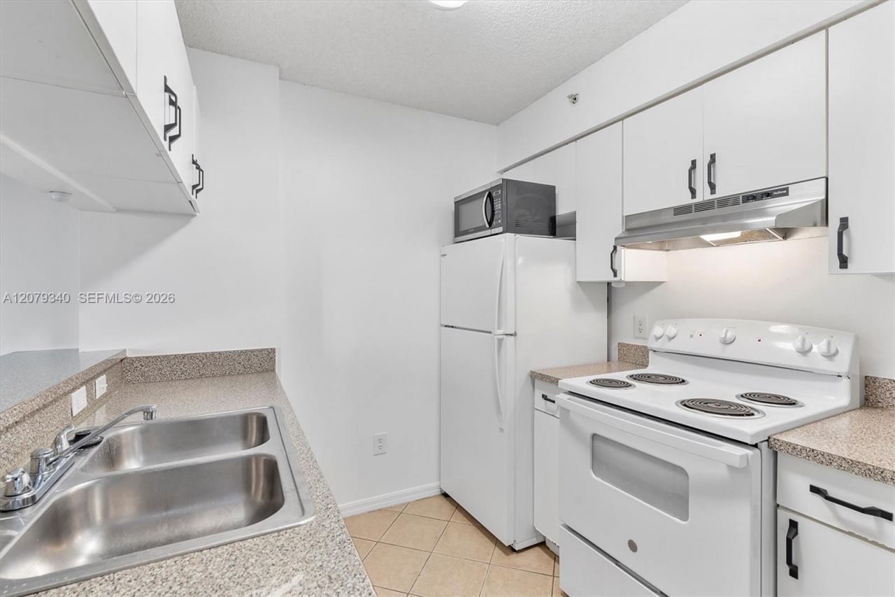 450 S Park Rd , Unit 5-105, Hollywood, FL 33021 Photo