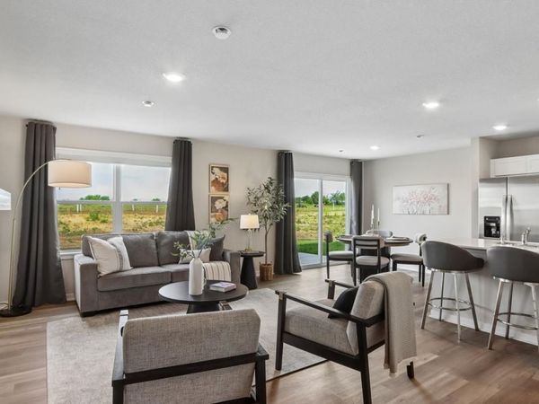 D-102 2401 E 50th Court, Des Moines, IA 50317