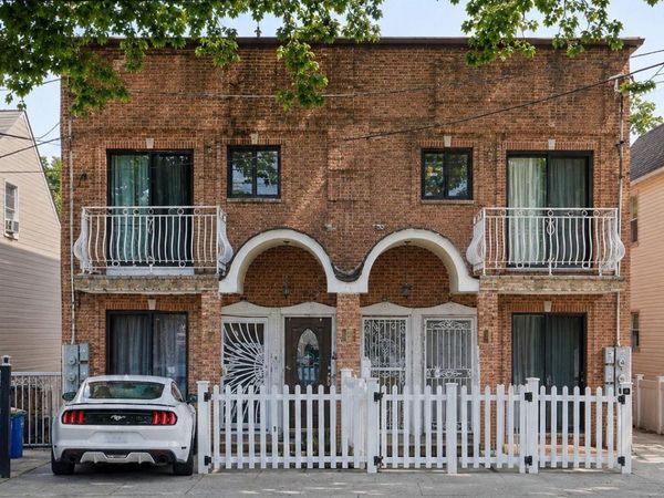 1027 E 231st Street, Bronx, NY 10466