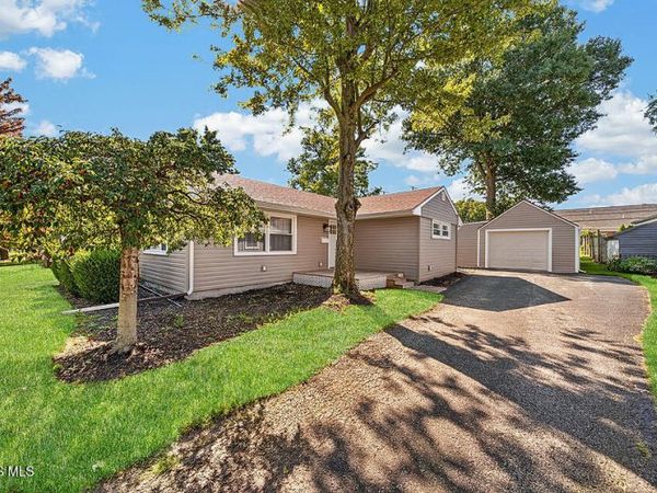 121 Springbrook Drive , Findlay, OH 45840