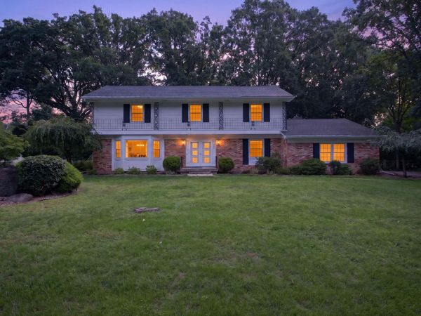 3829 W Walmont Road, Jackson, MI 49203