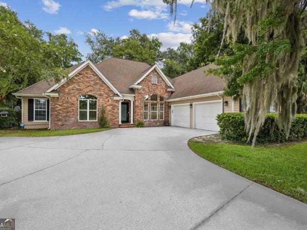 912 Riverview Drive E, Saint Marys, GA 31558