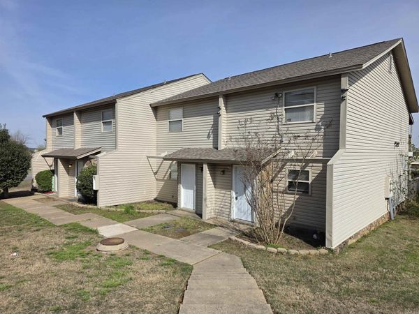 9-12 Edgehill Cove , Maumelle, AR 72113