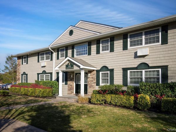 1750 W Main Street , Unit H01, Riverhead, NY 11901