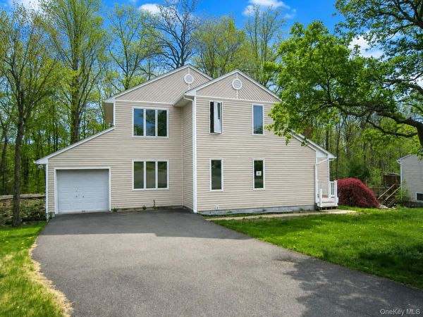 8 Friend Court, Congers, NY 10920