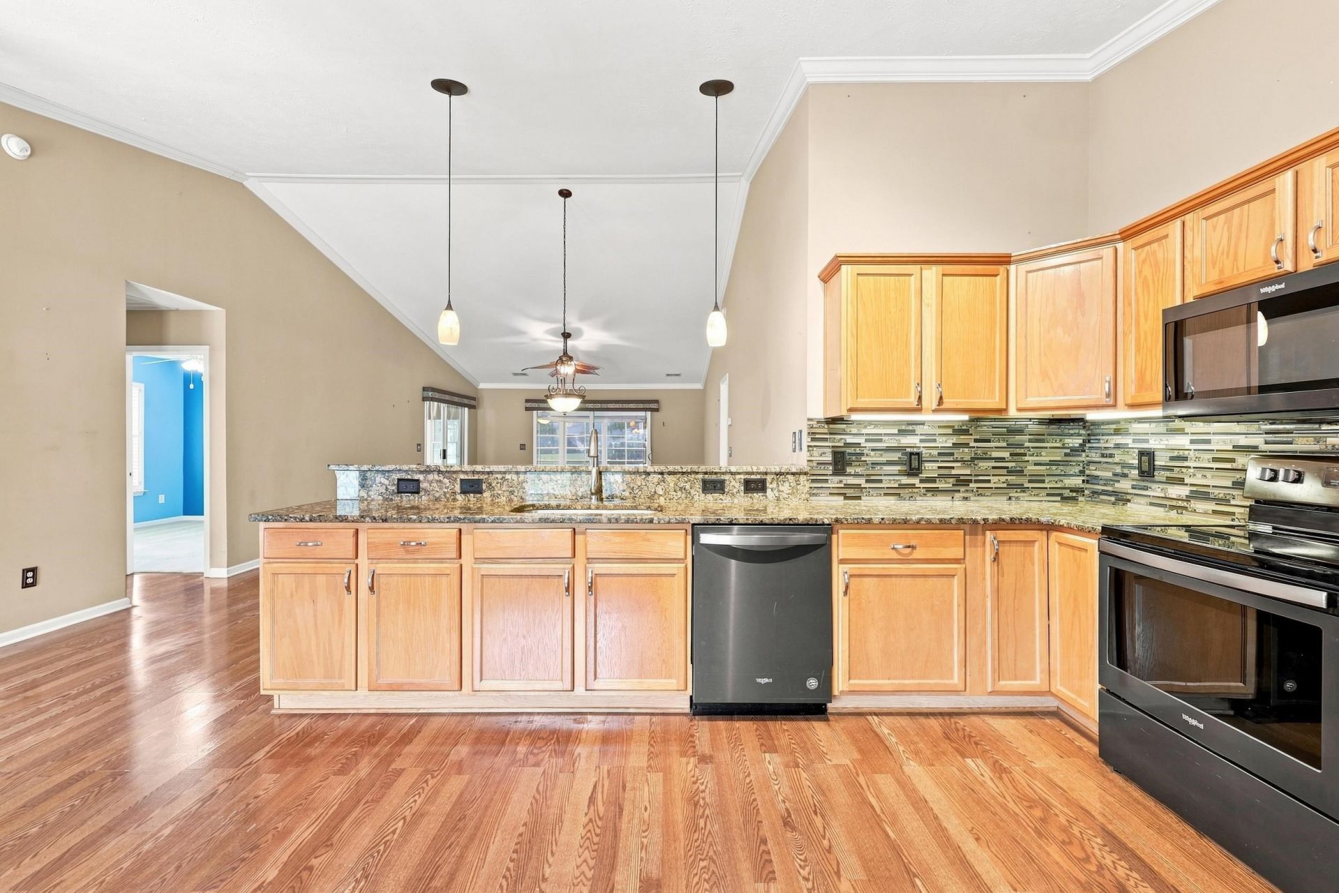 303 Vermillion Dr. Photo 11