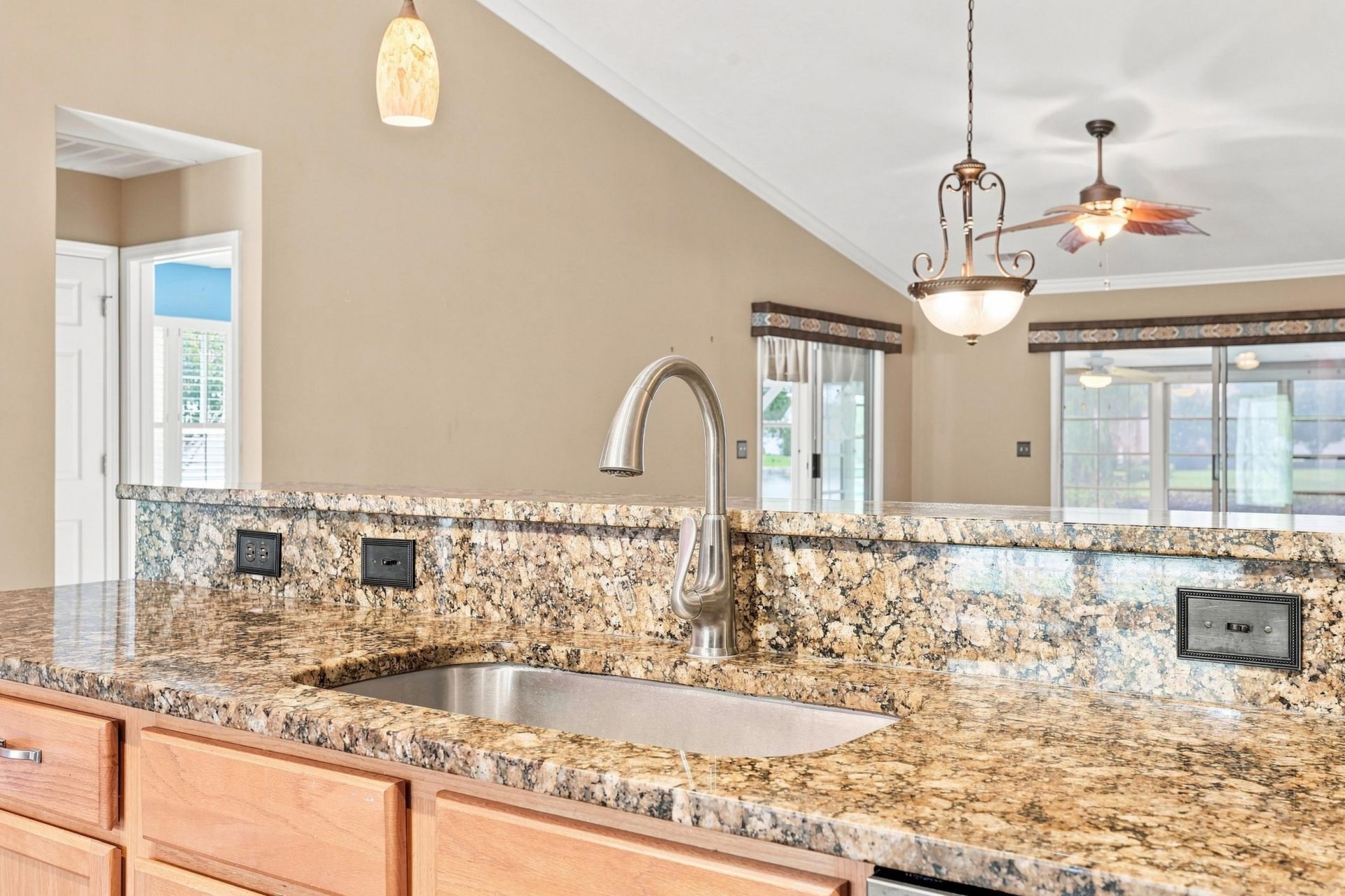 303 Vermillion Dr. Photo 12