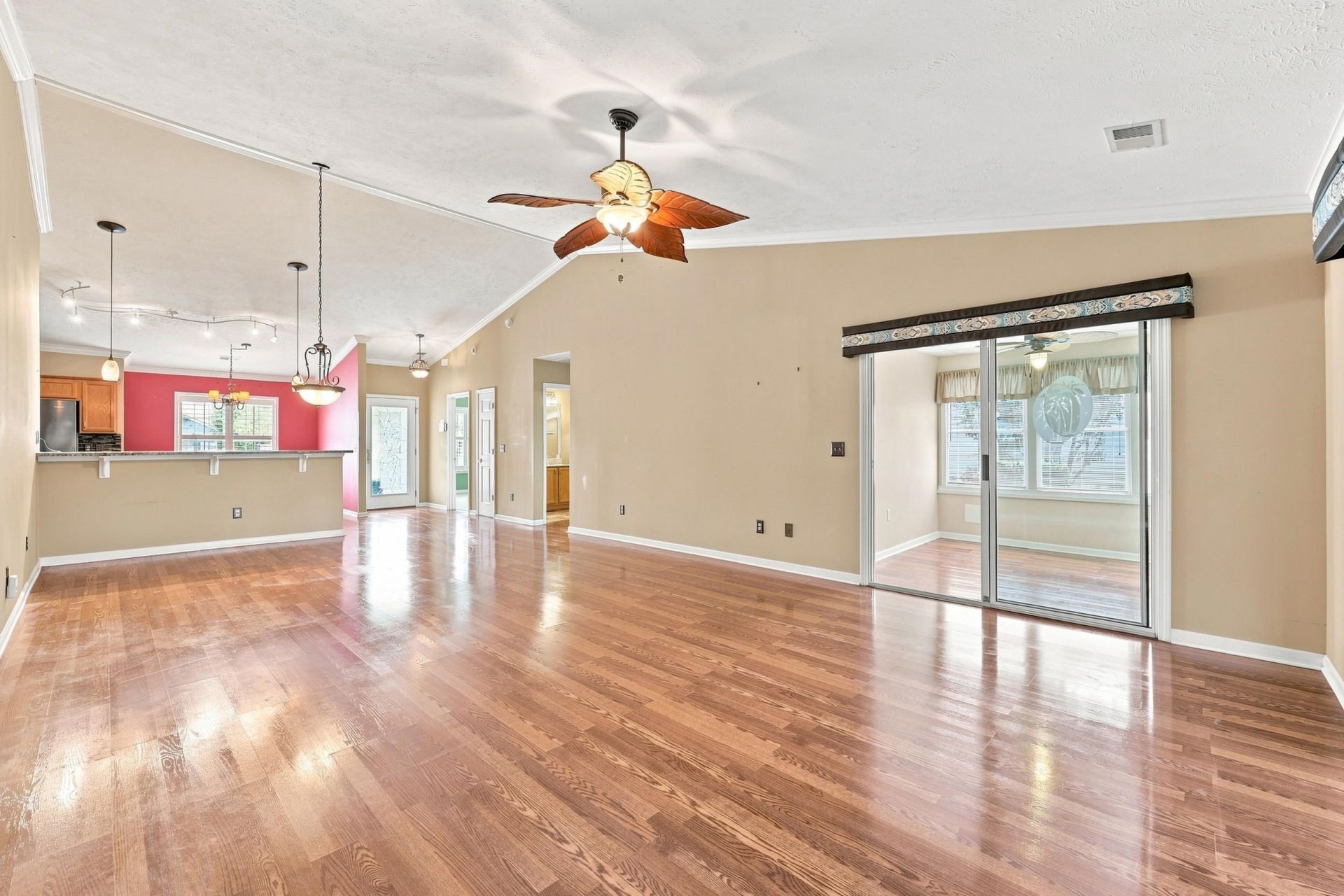 303 Vermillion Dr. Photo 19